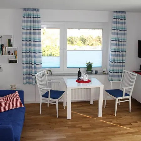 Weisses Duenenhaus Mit Meerblick Böhl