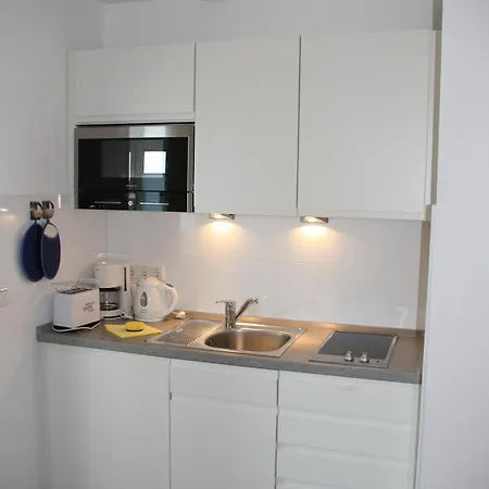 Weisses Duenenhaus Mit Meerblick * Böhl