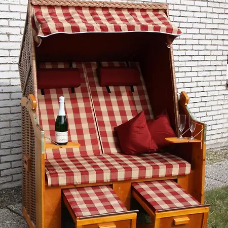 Weisses Duenenhaus Mit Meerblick Dom wakacyjny Böhl