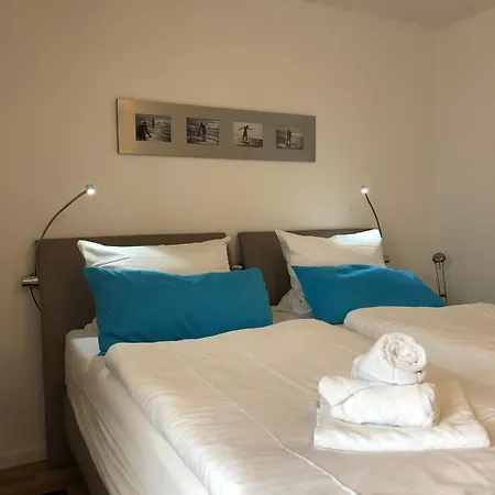 Weisses Duenenhaus Mit Meerblick Böhl