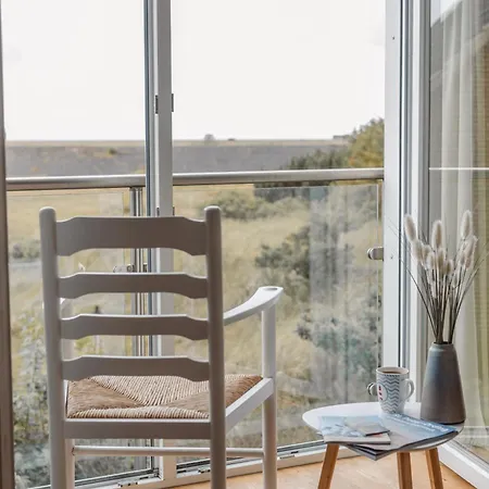 Feriehus Weisses Duenenhaus Mit Meerblick