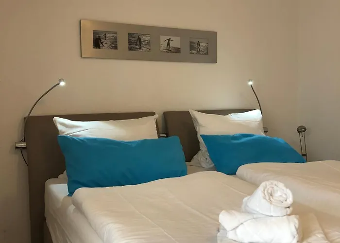 Weisses Duenenhaus Mit Meerblick Böhl