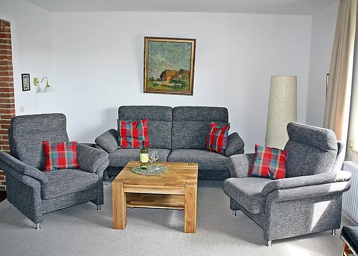 Weisses Duenenhaus Mit Meerblick